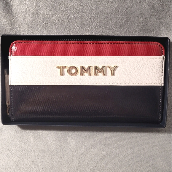 Tommy Hilfiger Handbags - ✨️SALE Tommy Hilfiger zip wallet. Black, white, red. New.